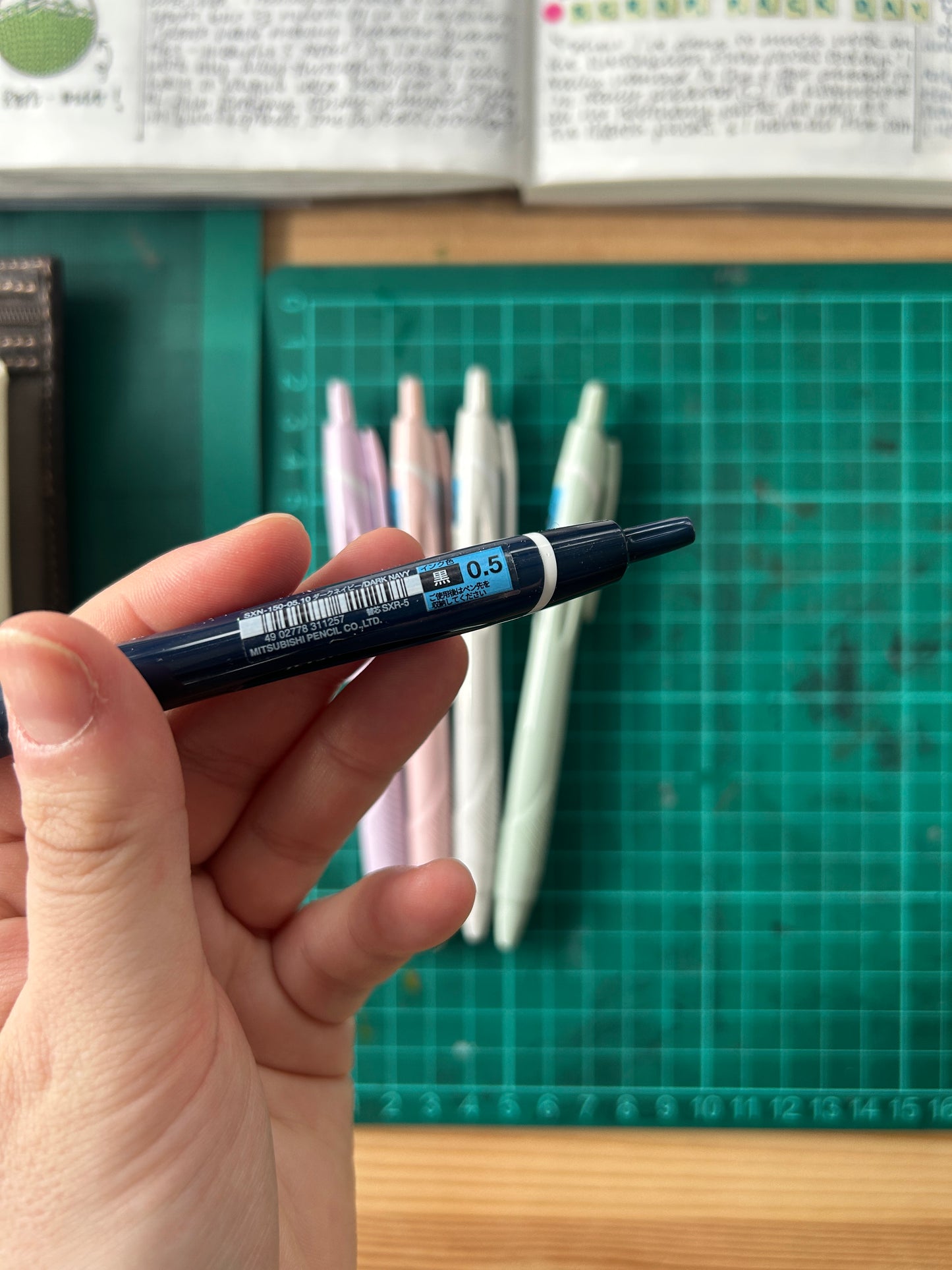 Uni Jetstream single colour pen (0.5mm)